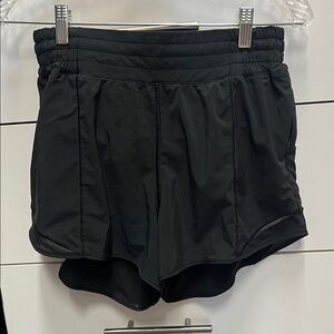 Lululemon hotty hot high rise lined short 4”